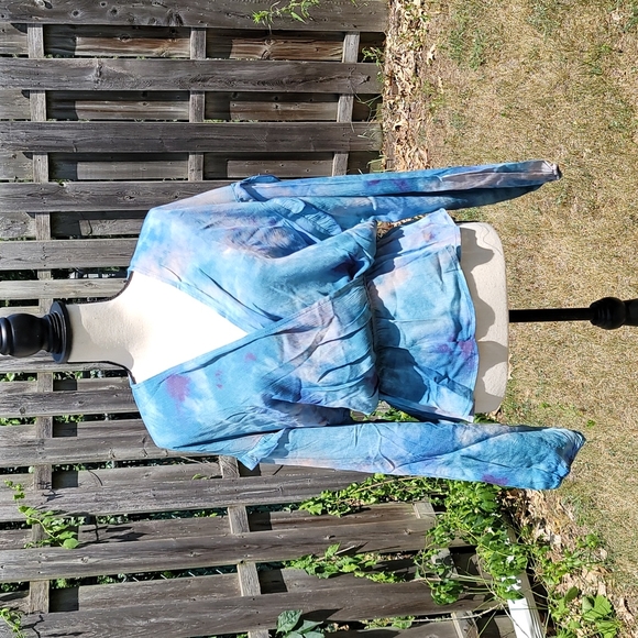 M T S blouse size large - Picture 2 of 9